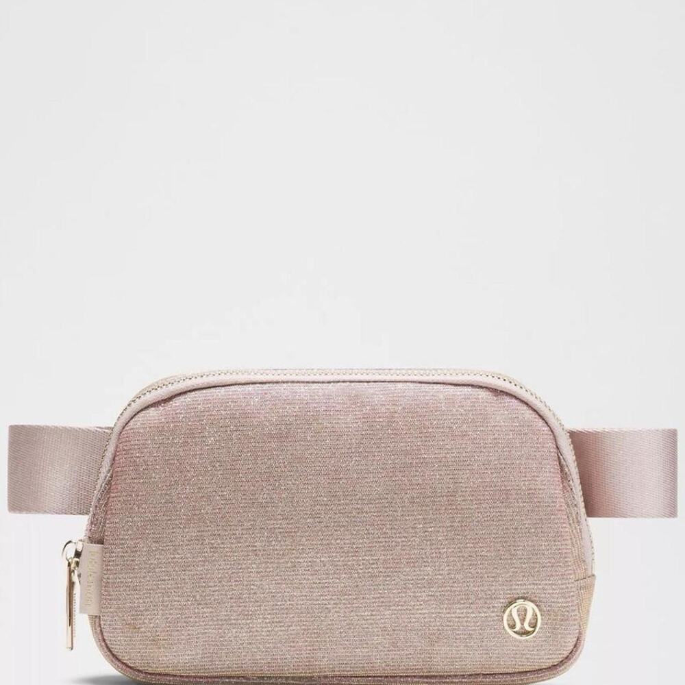 Lululemon belt bag nwt pink